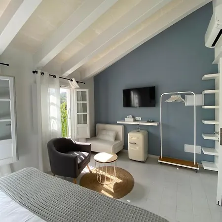 M - 27 3* Es Mercadal