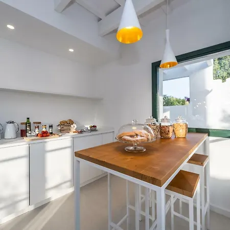 M - 27 3* Es Mercadal