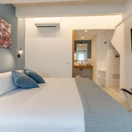 M - 27 Hotell