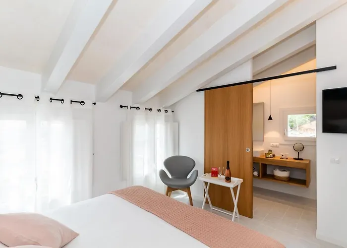 M - 27 3* Es Mercadal